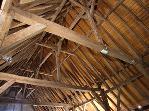 Charpente de la grange des Dîmes