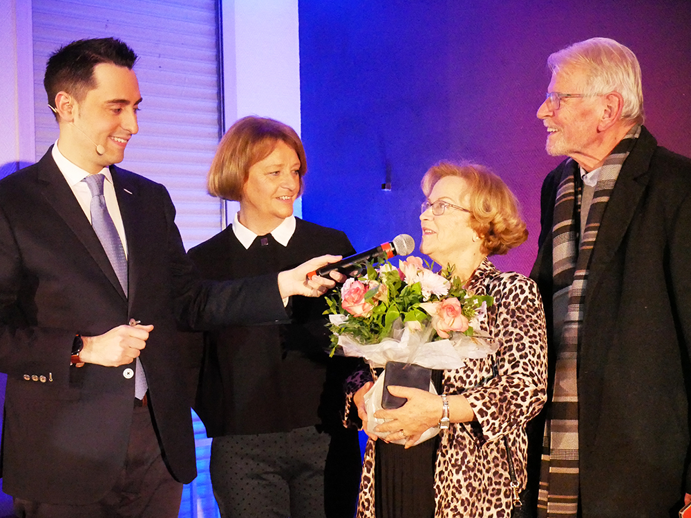 Dora et André Bouchard auprès de Cédric de Oliveira et Catherine Pardillos Dora et André Bouchard auprès de Cédric de Oliveira et Catherine Pardillos